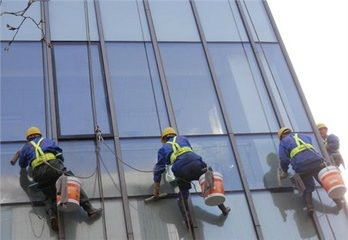專業幕墻玻璃清洗及保潔服務——浦東周浦鎮，覆蓋全市